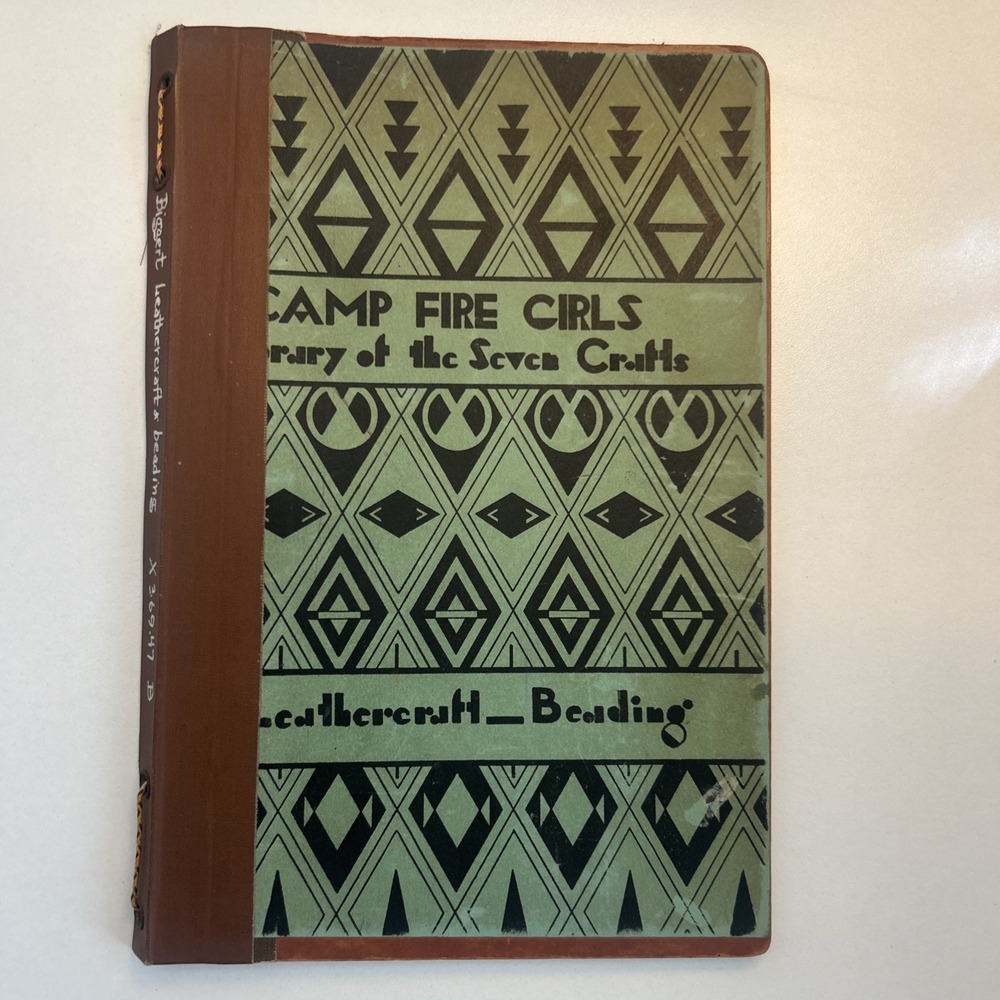 Camp Fire Girls Library of the Seven Crafts Leathercraft and Beading VTG 1944
